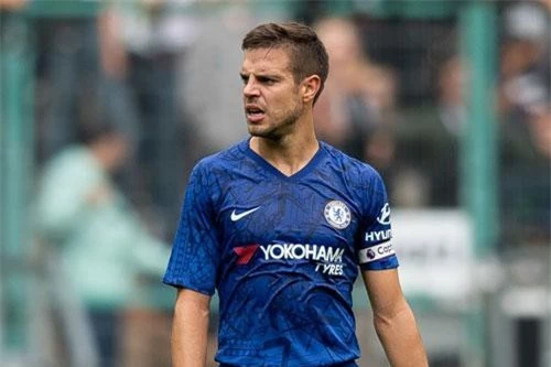 Hậu vệ phải: Cesar Azpilicueta.