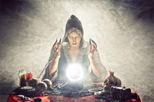 "Khốn khổ" khi "thầy bói" là người nhà