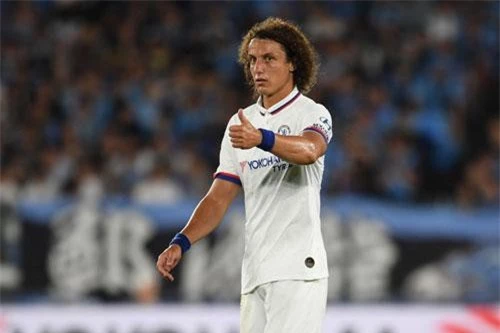 Trung vệ: David Luiz.