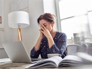 Mất ăn mất ngủ vì “tin nhắn lạ” trong điện thoại của chồng