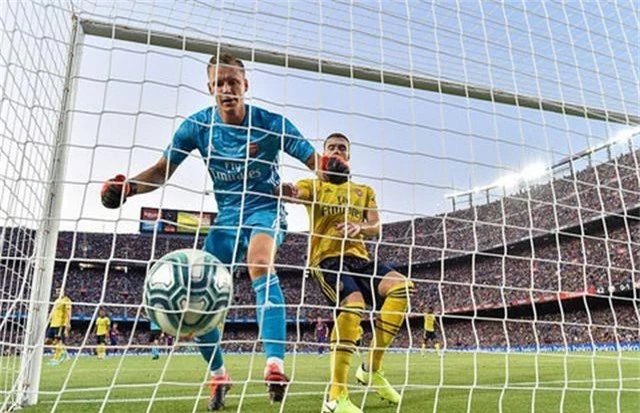 Barcelona 2-1 Arsenal: Luiz Suarez ghi bàn quyết định - 2