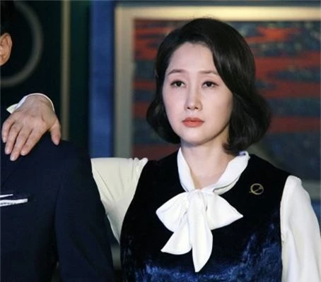 Bí ẩn khó đoán của 3 đệ cứng dưới quyền CEO IU trong Hotel Del Luna: Số 2 tiên phong đẩy quản lí Yeo Jin Goo vào chỗ chết - Ảnh 12.