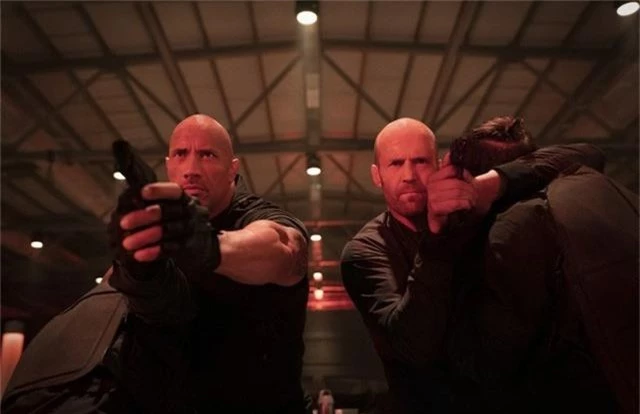 “Fast & Furious”: Đứng đầu phòng vé, doanh thu “Hobbs & Shaw” vẫn thấp nhất thập kỷ - Ảnh 1.