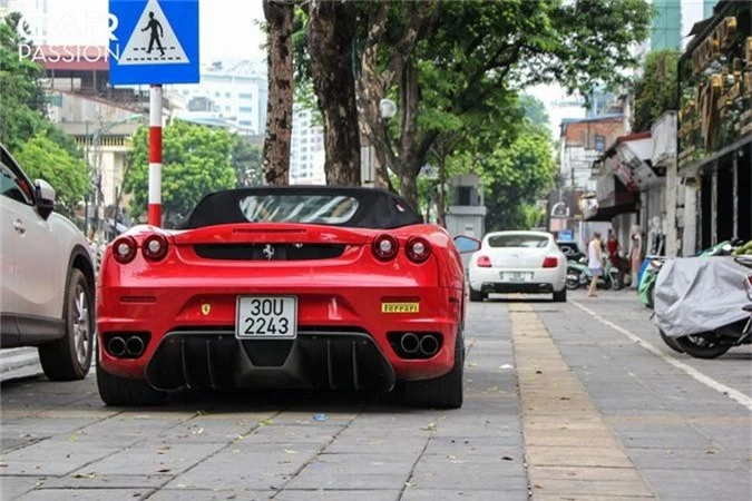 Sieu xe Ferrari F430 Spider tien ty do ruc tren pho Ha Noi-Hinh-3