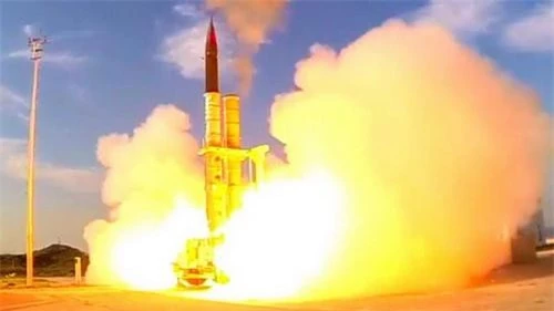 Tổ hợp tên lửa đánh chặn Arrow-3 của Israel. Ảnh: Defence News.
