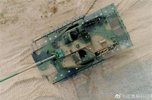 Theo Military-Today, ngoài cái tên Type 15, xe tăng hạng nhẹ thế hệ mới của Trung Quốc còn có tên ZTQ-15 hoặc VT5 (với phiên bản xuất khẩu). Những bức ảnh đầu tiên về Type 15 lộ diện hồi năm 2010 và sau đó bặt vô âm tín. Nguồn ảnh: CCTV7