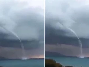 CLIP: UFO quái dị xuất hiện ở biển Algeria