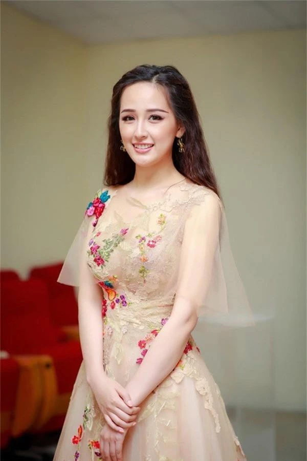 2 Hoa hậu Việt Nam hơn 30 tuổi chưa chồng, chăm chỉ kiếm tiền, thành đại gia ngầm của showbiz Việt - Ảnh 2.