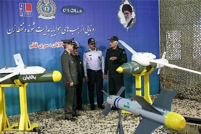 Iran cùng lúc khoe 3 tên lửa dẫn đường không đối không mới - 4