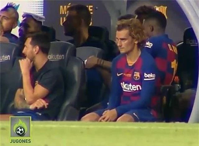 Messi từ chối bắt tay, khó chịu ra mặt với Griezmann - 1