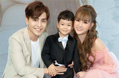 Thu Thủy cũng đã nhanh chóng lên tiếng về việc con trai bị chồng mới cấu vào tay ngay trên livestream