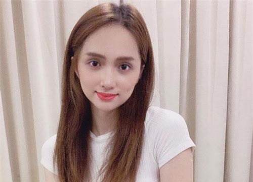 Thông báo chấn thương chân sắp lành, Hương Giang tranh thủ khoe mặt xinh dáng đẹp khiến ai cũng tấm tắc khen ngợi