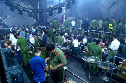 Bình Dương: Hàng trăm người sử dụng ma tuý trong quán bar, karaoke
