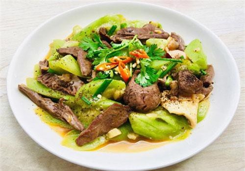 Món ngon dễ làm: Mướp hương xào tim