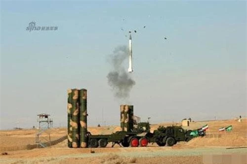 Hệ thống S-300PMU2 Iran khai hỏa.