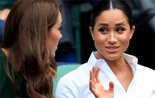 Tiêu hoang như vợ chồng Meghan Markle: Chi hàng triệu đồng làm móng chỉ để xuất hiện với chân trần ở sự kiện bảo vệ môi trường