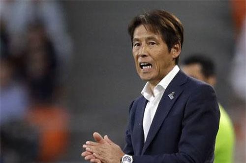 “Cấm cửa” giới truyền thông, HLV Thái Lan toan tính gì trước trận gặp Việt Nam?