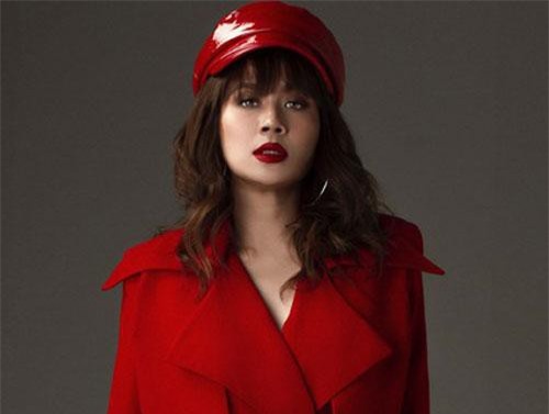 Ở tuổi 41, Lưu Thiên Hương vẫn diện đồ cực "nổi loạn", phát ngôn sốc về chuyện ca sĩ nhiều view chưa chắc được nể