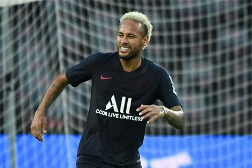 Tiền đạo: Neymar (Barcelona đến Paris Saint Germain năm 2017, 222 triệu euro).