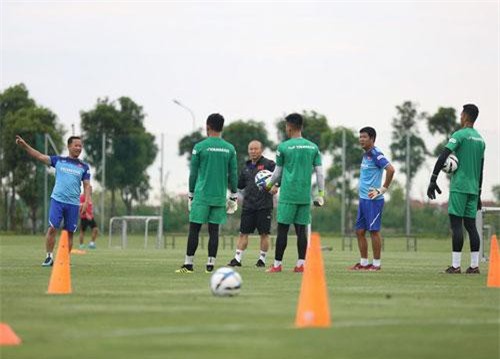 HLV Park Hang Seo rèn U22 Việt Nam theo đúng xu thế bóng đá thế giới
