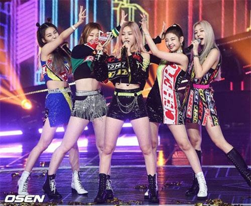 Bị chê tơi tả khi mới ra mắt nhưng "ICY" lại giúp siêu tân binh ITZY đạt chiếc cúp thứ 10 trong sự nghiệp, lọt top cùng BTS và GFriend