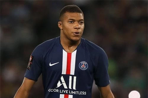 Tiền đạo: Kylian Mbappe (AS Monaco sang Paris Saint-Germain năm 2017 theo dạng cho mượn trước khi mua đứt vào Hè 2018 với giá 135 triệu euro).