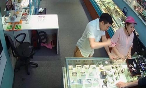 Câu chuyện pháp luật: Nữ quái Hà Thành và những chiêu lừa “dị”