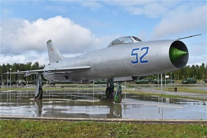 can canh nhung may bay sukhoi di vao huyen thoai cua hang khong nga hinh 4