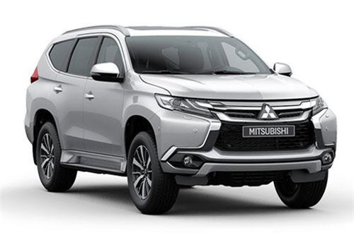 Tháng 'cô hồn', SUV 7 chỗ Mitsubishi giảm giá gần 100 triệu đồng
