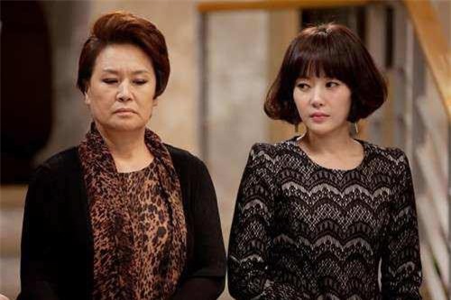 Con dâu bầu vượt mặt tung chiêu “chặt đẹp” khi bị mẹ chồng “lừa” nấu cơm mỗi ngày