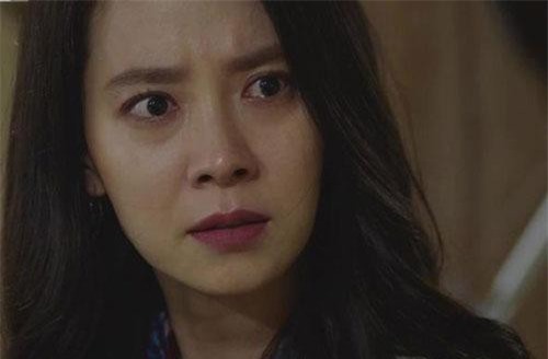 Nhục nhã bị mẹ chồng xỉa xói, xúc phạm chỉ vì dính một thứ trên răng