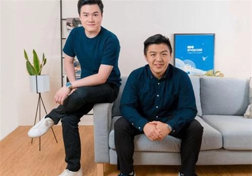 Timothy Yu (trái), người sáng lập, CEO của Snapask và Terry (phải), giám đốc tài chính - Ảnh: Snapask.