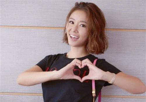 Vừa xuất hiện cùng nhau chưa bao lâu, Lâm Tâm Như lại "lẻ bóng" chia sẻ lời chúc mừng nhân ngày Valentine Trung Quốc