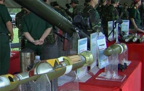 Súng chống tăng RPG-29 (SCT-29) và đạn PG-29V do Việt Nam sản xuất. Ảnh: Quân đội nhân dân.