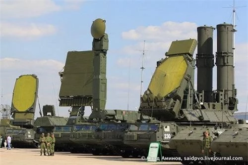 Tổ hợp tên lửa phòng không S-300VM Antey 2500 của Nga. Ảnh: Saidpvo.