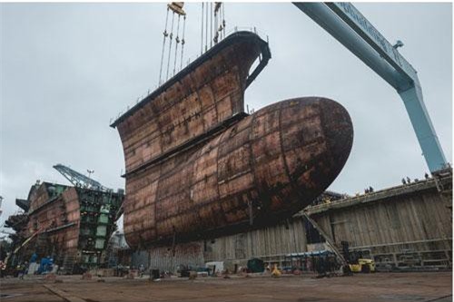 Cận cảnh tàu sân bay 12 tỷ USD của Mỹ vừa được “cất nóc”