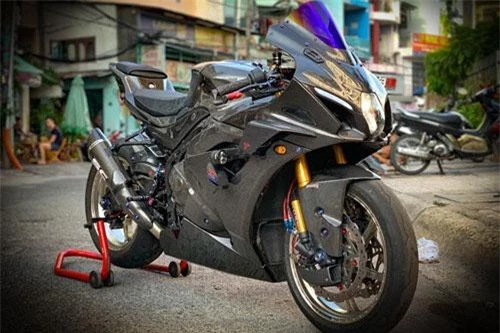 Từ khi ra mắt vào năm 2017, thế hệ thứ 6 của chiếc superbike Suzuki GSX-R1000 được nhiều biker chú ý hơn. Ở thế hệ này, chiếc GSX-R1000 được thay đổi toàn diện từ thiết kế cho đến động cơ.