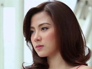 Kỳ nghỉ hè tôi đưa con ra thành phố chơi, bỗng dưng một cô gái lạ muốn xin vài sợi tóc của con trai tôi về làm xét nghiệm khiến tôi vừa hoang mang vừa hoảng sợ