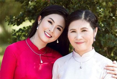 Lần hiếm hoi khoe mẹ trẻ đẹp, Ngọc Hân gửi tâm thư xúc động tới đấng sinh thành nhân lễ Vu Lan