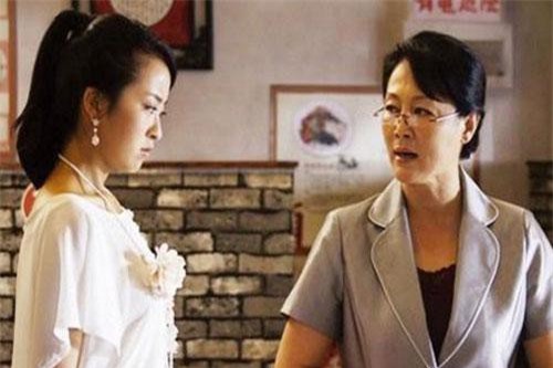 Mẹ chồng hối hận vì đuổi nàng dâu ra khỏi nhà trong đêm