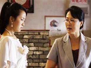 Mẹ chồng hối hận vì đuổi nàng dâu ra khỏi nhà trong đêm