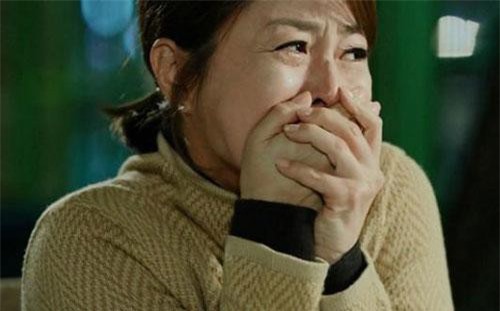 Từng đuổi con dâu khỏi nhà rồi rải muối "tiễn vong", giờ họ lại cầu xin tôi tha thứ