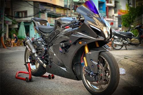 Biker Sài thành bỏ nửa tỷ đồng độ áo mới cho mô tô
