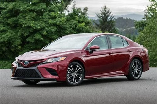 8. Toyota Camry (doanh số: 27.134 chiếc). 8. Toyota Camry (doanh số: 27.134 chiếc).