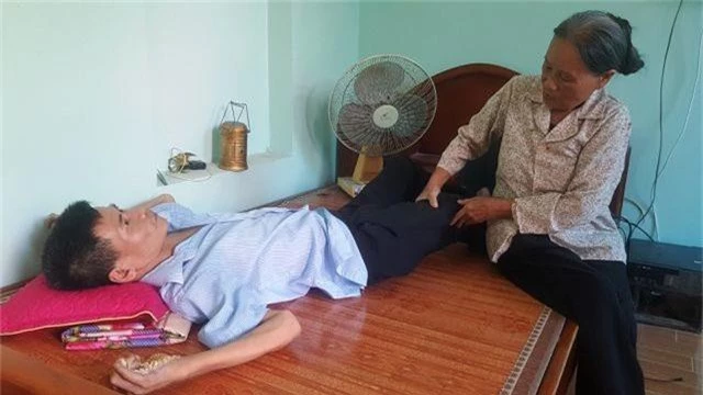 Gặp người đầu tiên mắc căn bệnh kỳ lạ “người cây” ở Việt Nam - 10