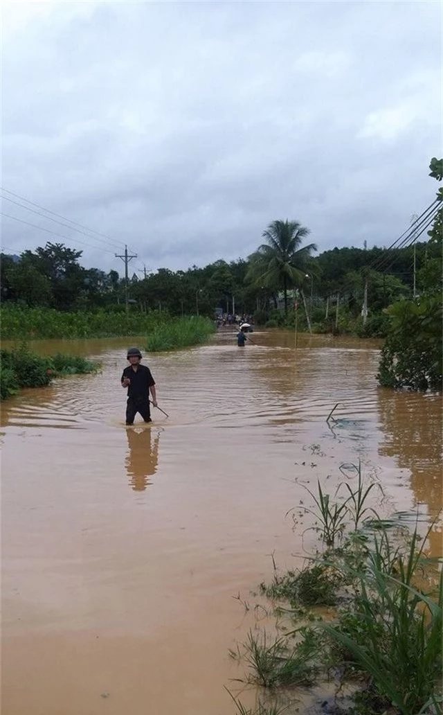 Lũ quét cuốn trôi một công an viên, Đà Lạt nhiều nơi ngập sâu - 6