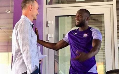 Vì sao mâu thuẫn giữa Lukaku với Man Utd gia tăng?