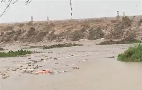 Cà Mau “xin” Trung ương hỗ trợ khẩn cấp hàng trăm tỷ đồng cứu đê biển