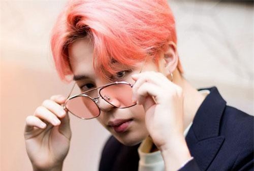 Không chỉ BTS, một mình Jimin giờ cũng "đủ lông đủ cánh" phá kỉ lục ấn tượng của PSY trên Spotify sau 6 năm