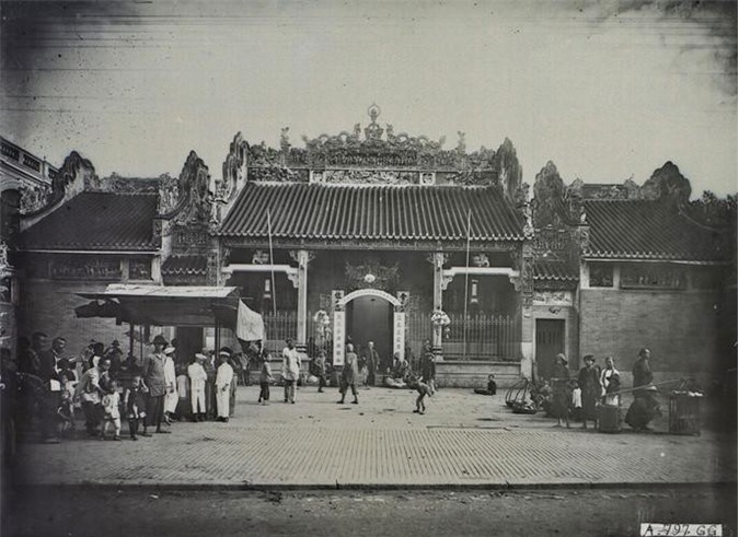 Chùa Bà Thiên Hậu ở Chợ Lớn qua loạt ảnh trăm tuổi